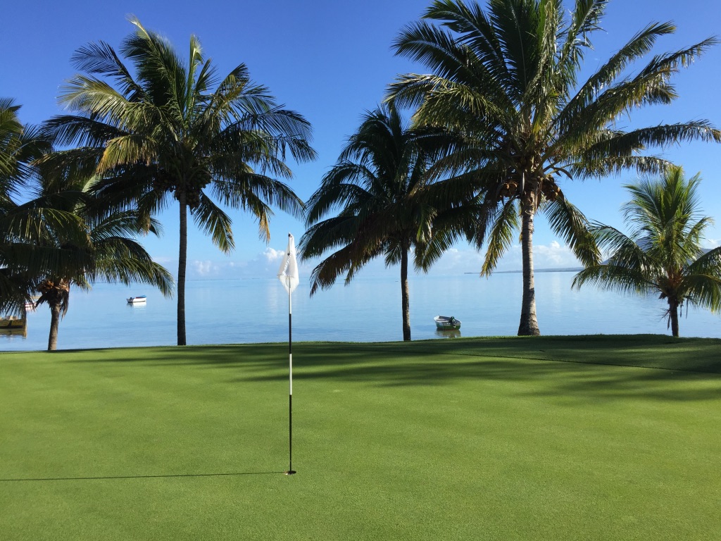 Mauritius Golfplatz Meer